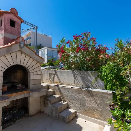 Casa de Férias Stunning In With Kitchen Sevid