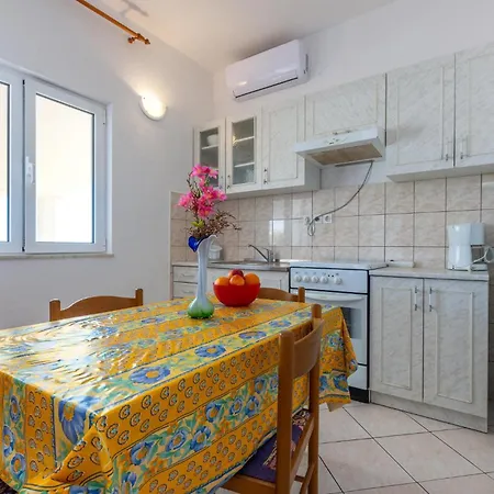 Casa de Férias Stunning In With Kitchen